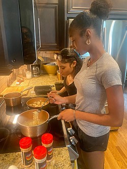 Cooking with that Everythang Seasonings.